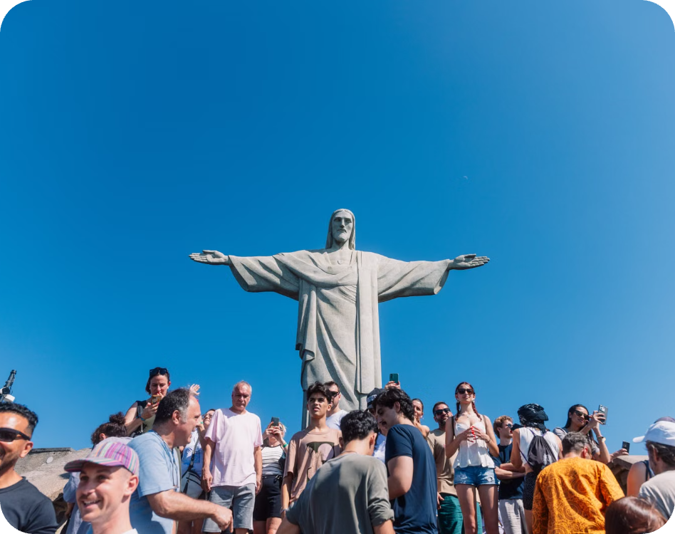 Turistas visitando o Cristo Redentor, Rio de Janeiro